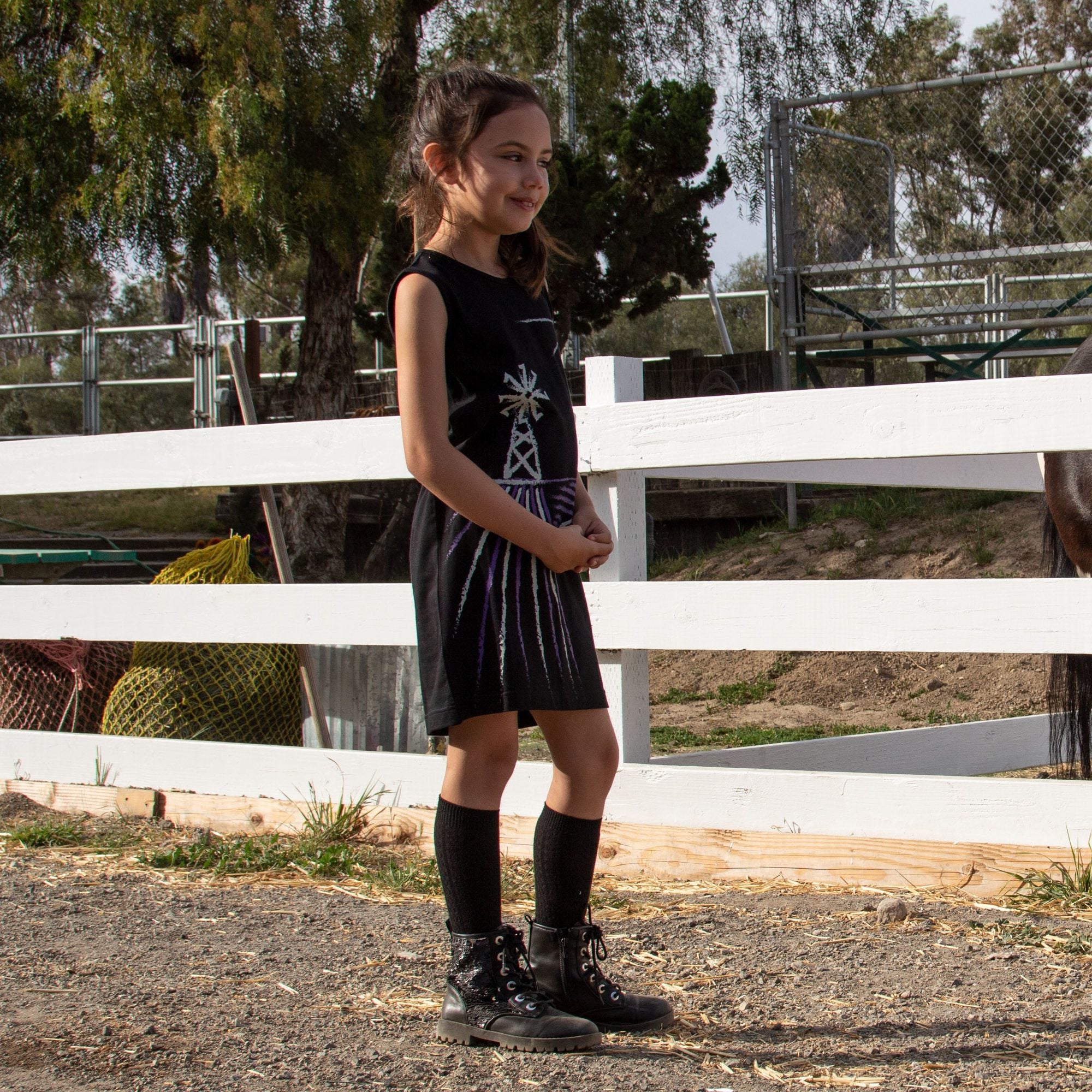Black T-Shirt Dress with Wind Mill – view 2 – Infantium Victoria