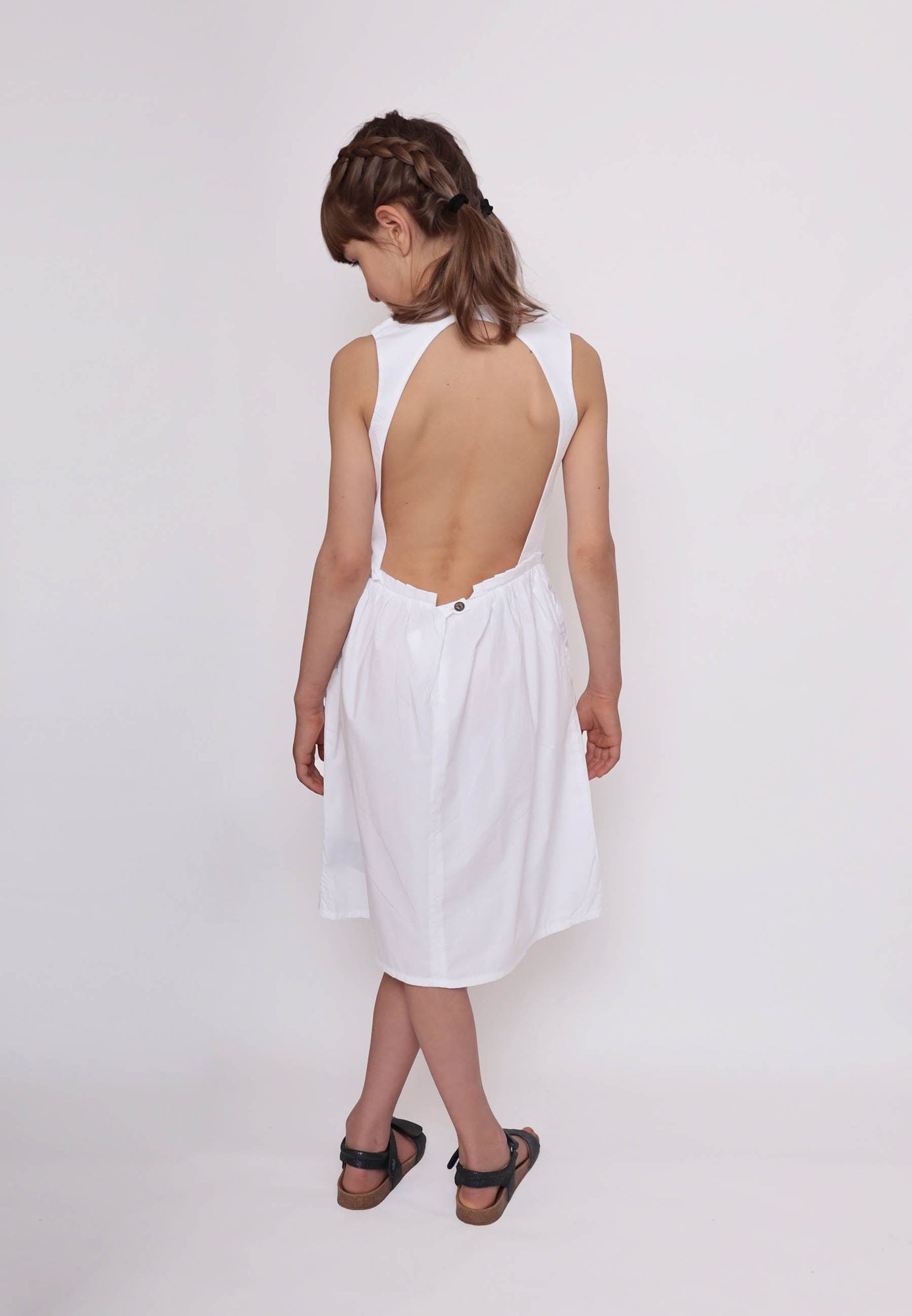 White Dress with Cutout Back and Ladybug Hand Embroidery – view 7 – Infantium Victoria