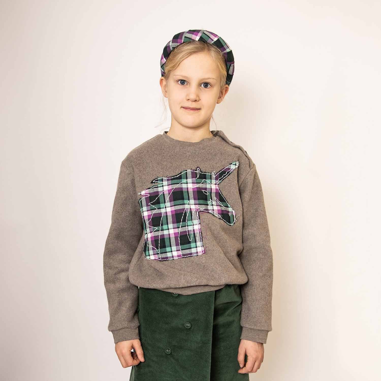 Beige Fleece Sweatshirt with Unicorn Appliqué – view 2 – Infantium Victoria