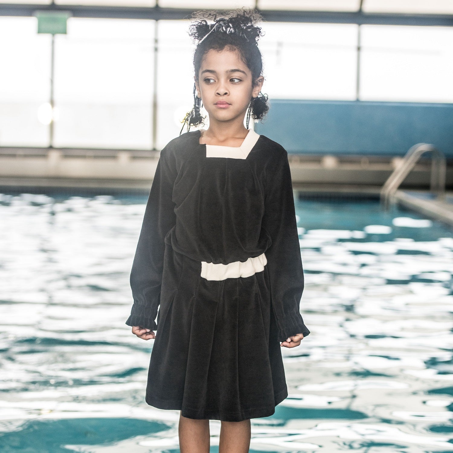 Black Velvet Dress for Girls – view 2 – Infantium Victoria