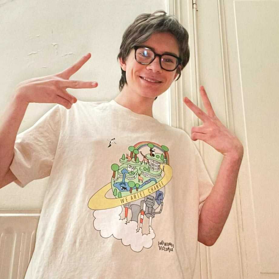 Earth Day T-Shirt - First Edition – view 3 – Infantium Victoria