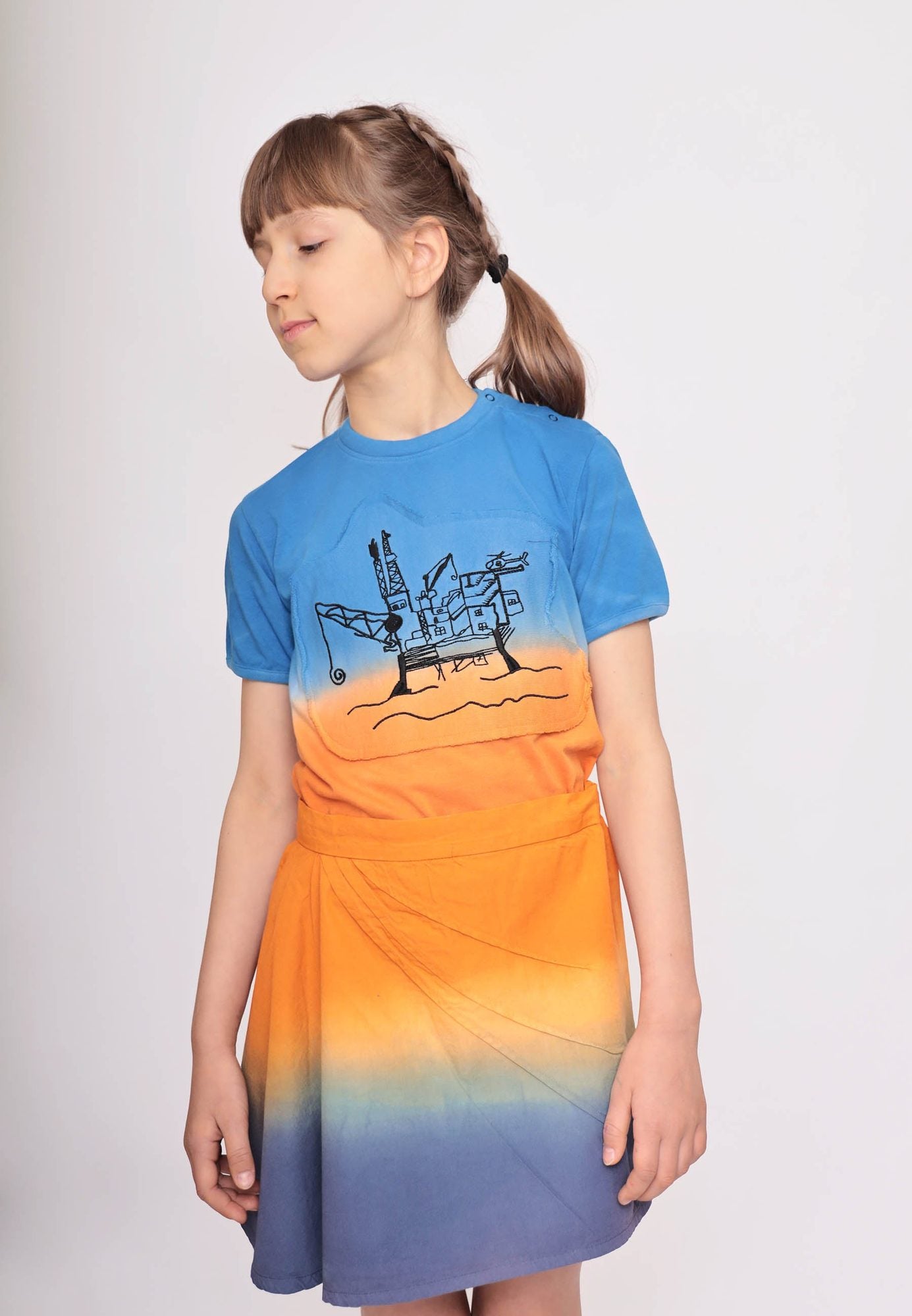 Dip Dye Kids T-Shirt with Appliqué – view 9 – Infantium Victoria