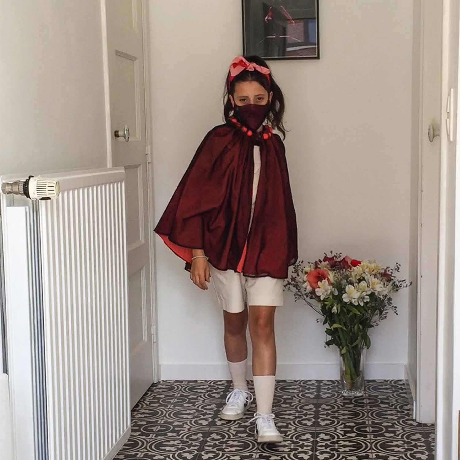 Girls Cape with Cotton Beads and Tulle – view 3 – Infantium Victoria